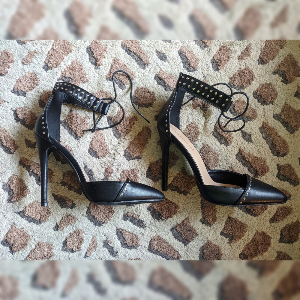 ShoeDazzle Lyza Pointed Toe Pump